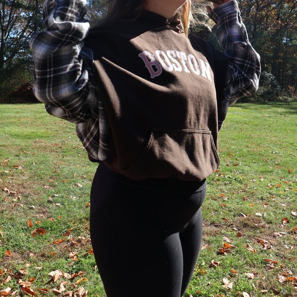 Brown Boston upcycled hoodie - Picture 5 of 5